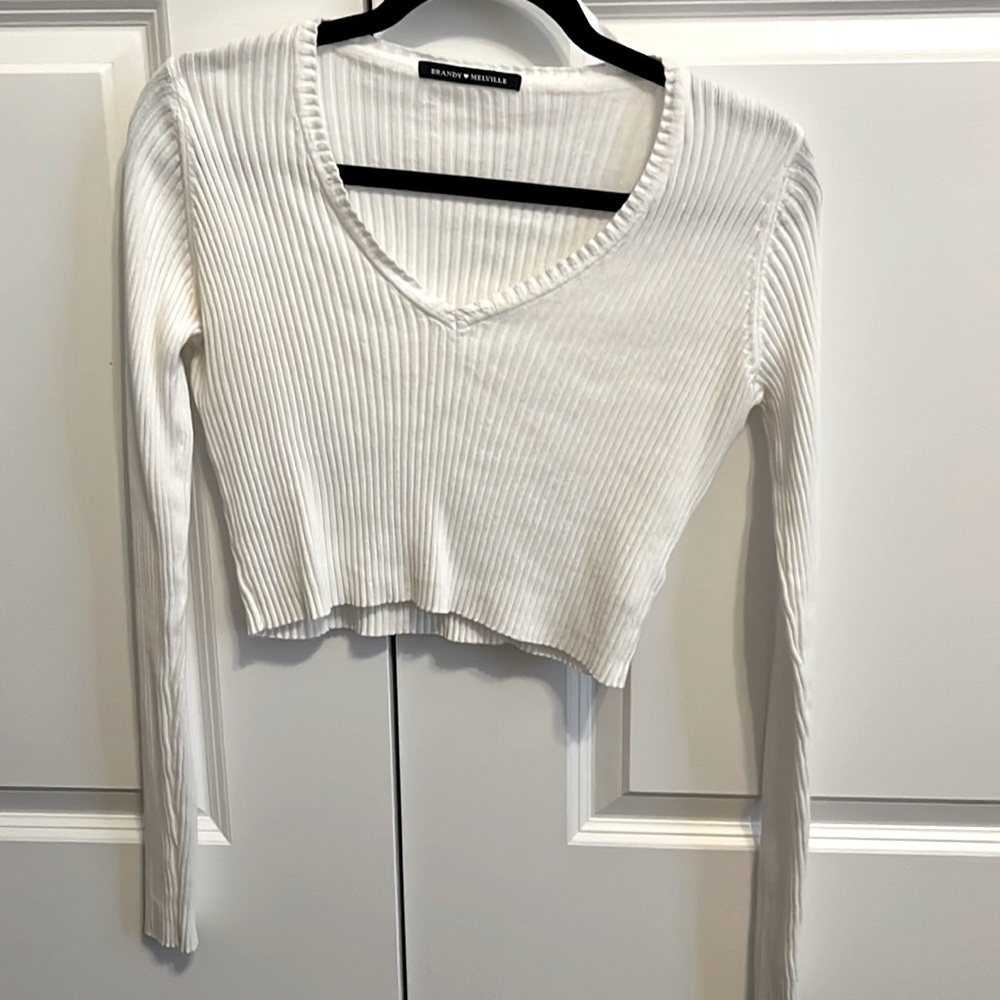 brandy melville long sleeve sweater